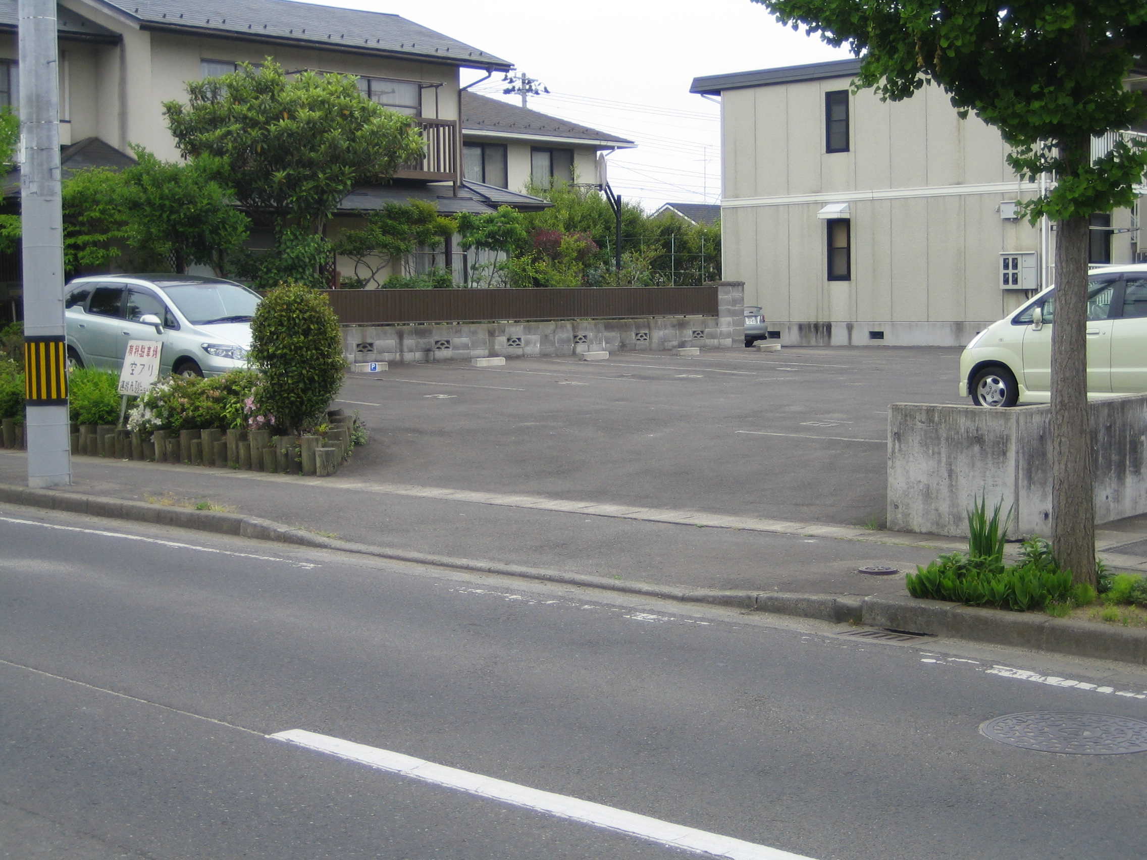 店舗正面駐車場